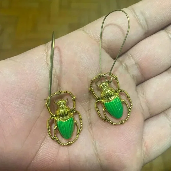 Vintage Gold Scarab Green Beetle Dangle Earrings - Picture 5 of 11